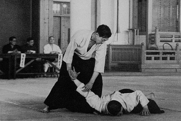 Кендзи Томики (Kenji Tomiki)