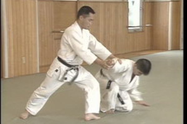 Katate Mochi Nikajo Osae (2)