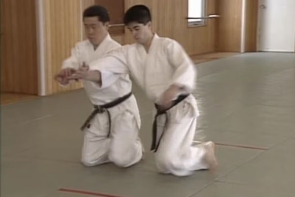 Shomen Tsuki Hijiate Kokyunage (1)(2)