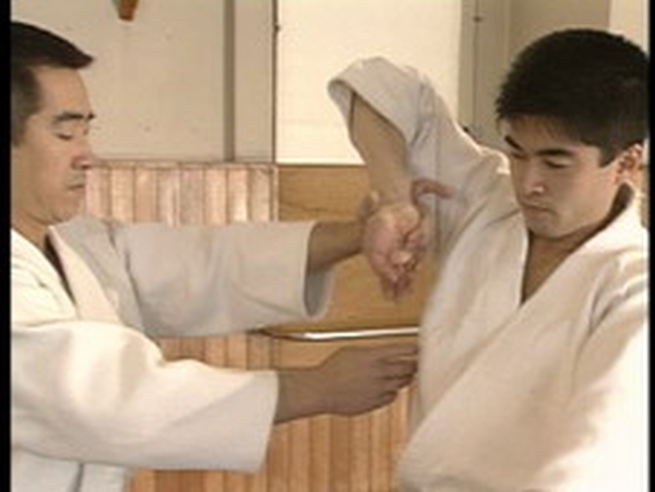 Shomen Uchi Sankajo Osae (1)