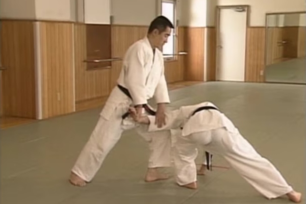 Ushiro Waza Ryokata Mochi Sankajo Osae (1)(2)