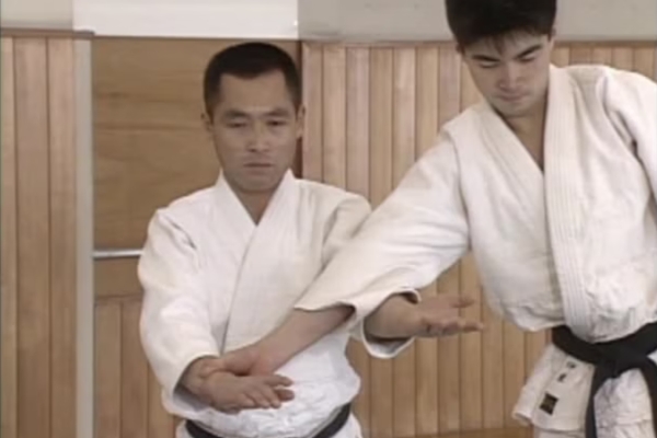 Ushiro Waza Ryote Mochi Hijiate Kokyunage (1)(2)