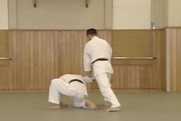 Yokomen Uchi Ikkajo Osae (1)(2)