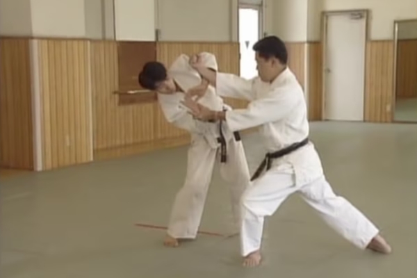 Yokomen Uchi Kotegaeshi (1)(2)